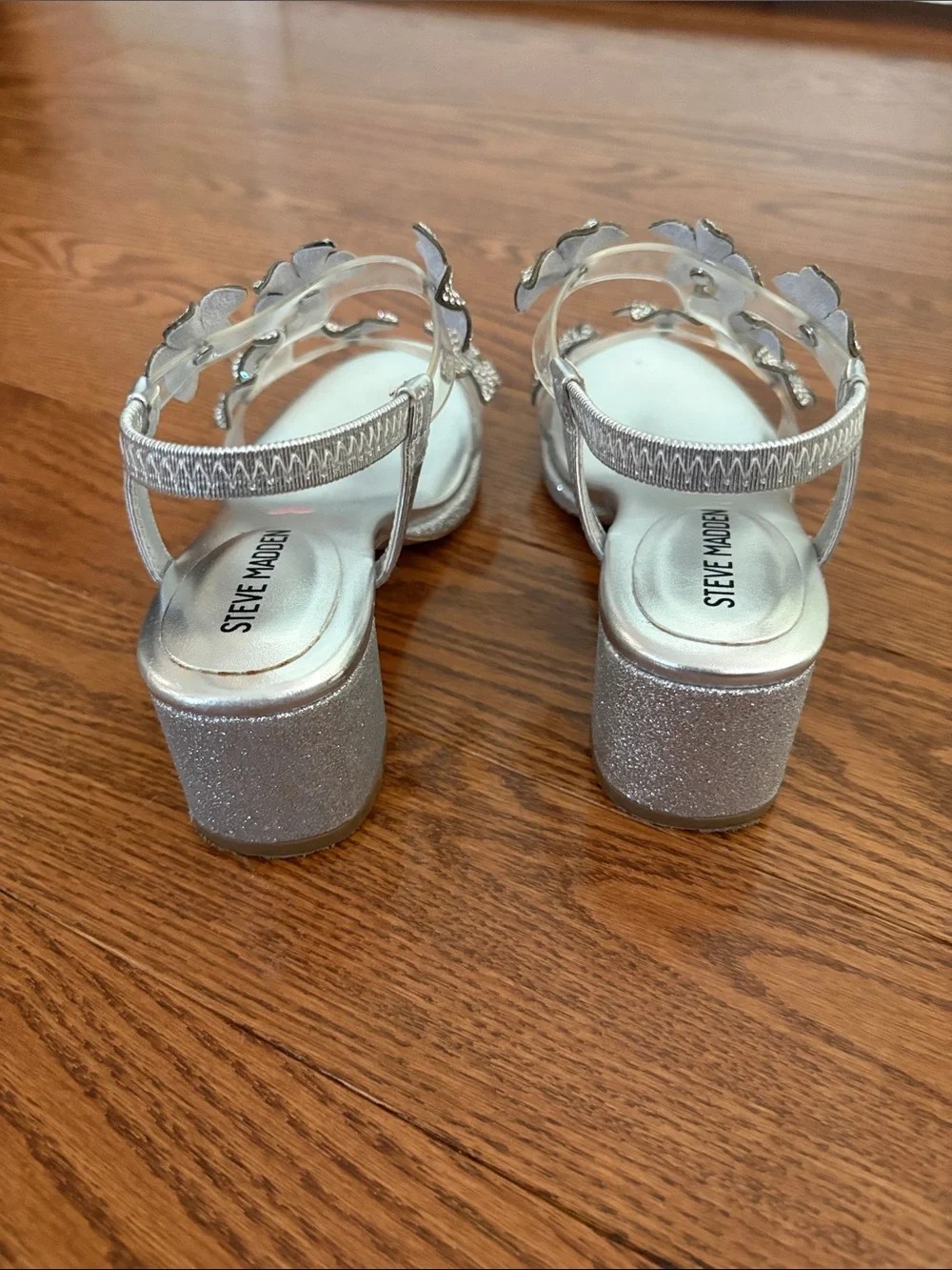 Like New Steve Madden Silver Floral Rhinestone Slingback Sandals Size 1M